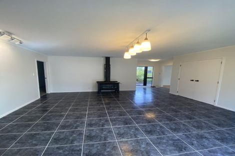 Photo of property in 21 Septimus Place, Henderson, Auckland, 0612