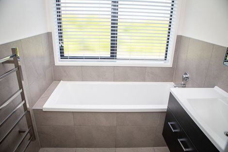 Photo of property in 1 Kirklee Lane, Pokeno, 2402