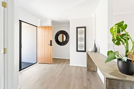 Photo of property in 7 Cascaden Road, Gulf Harbour, Whangaparaoa, 0930