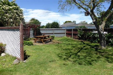 Photo of property in 27 Liverton Crescent, Bishopdale, Christchurch, 8053