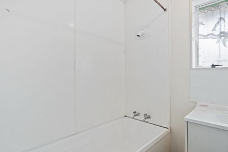 Photo of property in 2/14 Bellville Drive, Clendon Park, Auckland, 2103