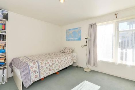 Photo of property in 18 Lavelle Road, Henderson, Auckland, 0612