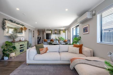 Photo of property in 8 Finstock Way, Rolleston, 7614