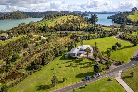 Photo of property in 16 Te Akau Drive, Russell, 0272