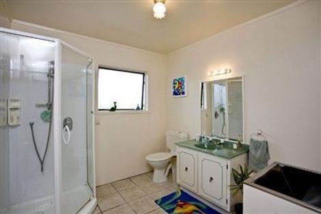 Photo of property in 44 Balmain Road, Chatswood, Auckland, 0626