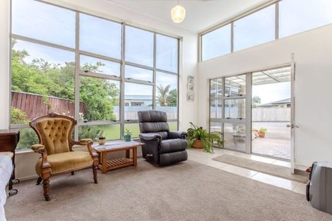 Photo of property in 63 Mcphee Street, Dannevirke, 4930