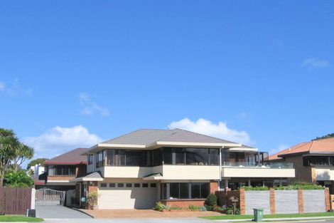 Photo of property in 33 Marine Parade, Mount Maunganui, 3116