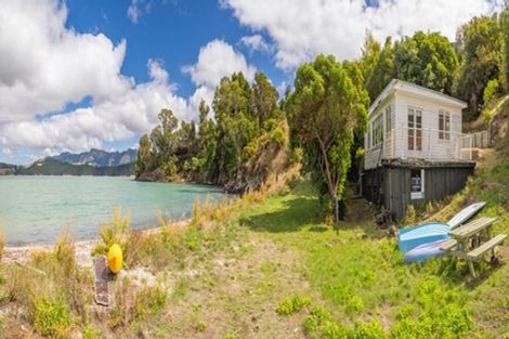 Photo of property in 20 Te Wharau Lane, Charteris Bay, Governors Bay, 8971