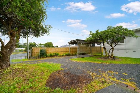 Photo of property in 19 Cobham Crescent, Kelston, Auckland, 0602