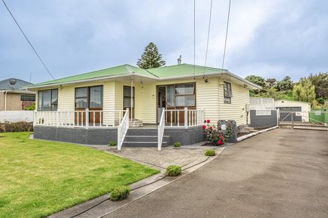 Photo of property in 76 Cornfoot Street, Castlecliff, Whanganui, 4501