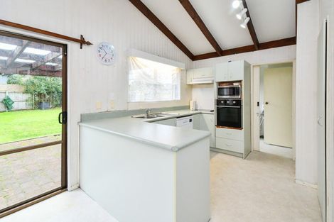 Photo of property in 8 Zenith Place, Conifer Grove, Takanini, 2112