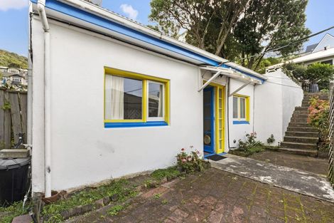 Photo of property in 3-5 Knoll Street, Island Bay, Wellington, 6023