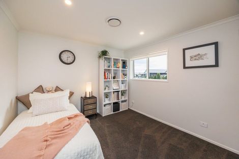 Photo of property in 61 Hartwell Drive, Kelvin Grove, Palmerston North, 4470