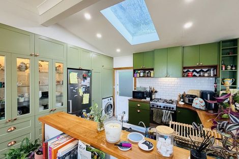 Photo of property in 285 Karaka Bay Road, Karaka Bays, Wellington, 6022