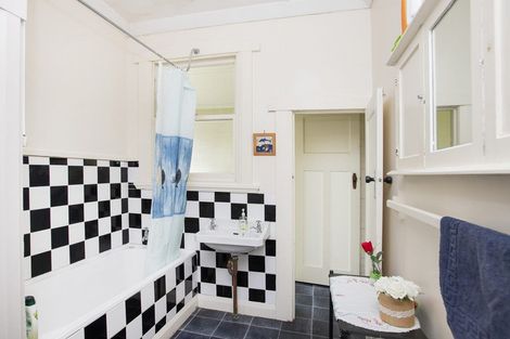 Photo of property in 115 Harris Street, Inner Kaiti, Gisborne, 4010