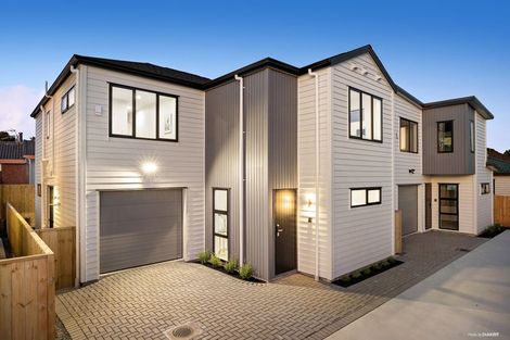 Photo of property in 152b Botany Road, Botany Downs, Auckland, 2010