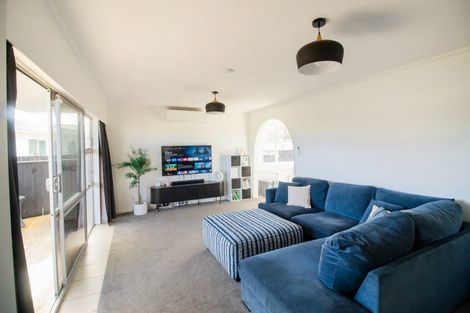 Photo of property in 32 Palliser Place, Milson, Palmerston North, 4414