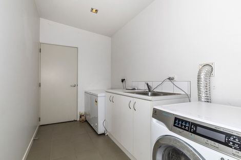 Photo of property in 10d Sunnynook Road, Sunnynook, Auckland, 0620