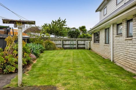 Photo of property in 77a Dixon Avenue, Hawera, 4610