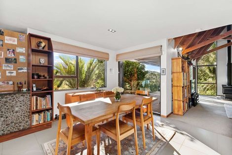 Photo of property in 68 Laingholm Drive, Laingholm, Auckland, 0604