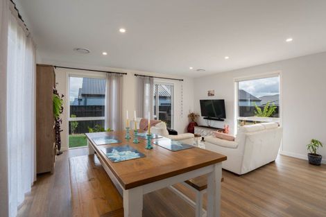 Photo of property in 9 Poroporo Way, Wharewaka, Taupo, 3330