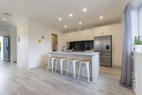 Photo of property in 14 Floyd Road, Riverhead, 0820