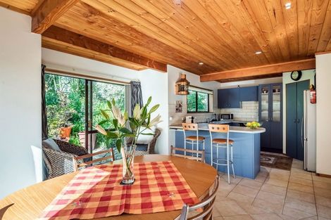 Photo of property in 1 Tiri View Place, Waiake, Auckland, 0630