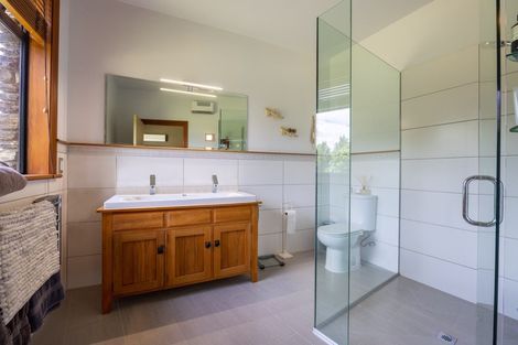 Photo of property in 10 Minaret Ridge, Wanaka, 9305