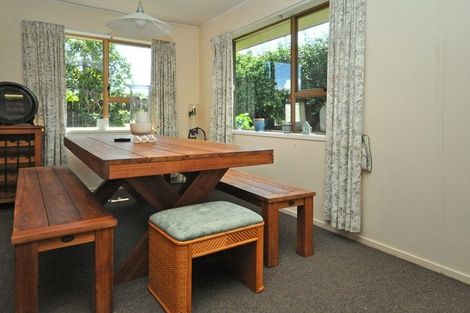 Photo of property in 2/13 Waitaki Street, Henderson, Auckland, 0612