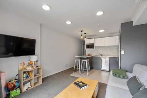 Photo of property in 2 Dart Place, Fernhill, Queenstown, 9300