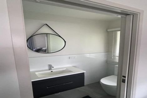 Photo of property in 15 Mcdowell Crescent, Hillcrest, Auckland, 0627