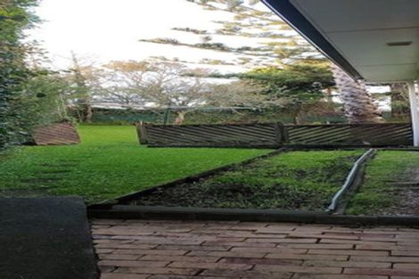 Photo of property in 10 Larne Avenue, Pakuranga Heights, Auckland, 2010