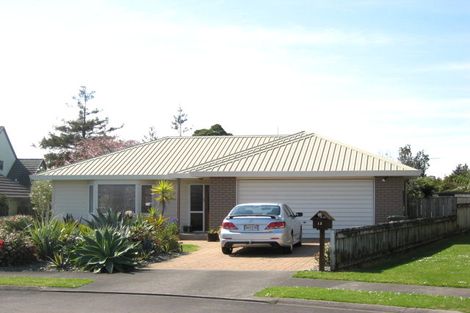 Photo of property in 12 Frank Frethey Place, Highlands Park, New Plymouth, 4312