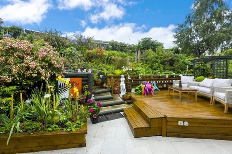 Photo of property in 10b Tiwakawaka Grove, Heretaunga, Upper Hutt, 5018