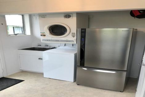 Photo of property in 38b Palmer Crescent, Silverstream, Upper Hutt, 5019