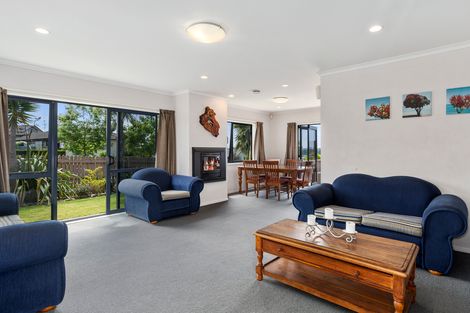 Photo of property in 2 Waterside Drive, Pyes Pa, Tauranga, 3112