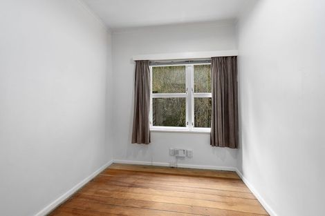 Photo of property in 4 Mana View Road, Paremata, Porirua, 5026