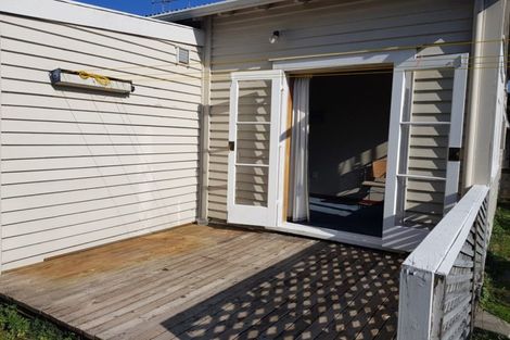 Photo of property in 35 Oxford Street, Fairfield, Hamilton, 3214