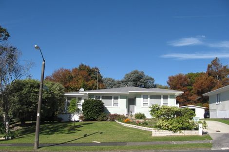 Photo of property in 9 La Trobe Street, Pakuranga Heights, Auckland, 2010