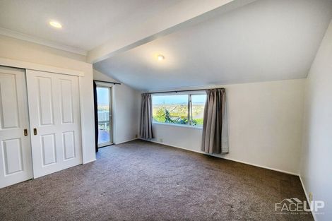 Photo of property in 4 Worthington Place, West Harbour, Auckland, 0618