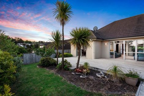 Photo of property in 5 Catlins Place, Fairview Heights, Auckland, 0632