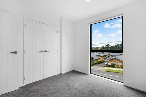 Photo of property in 1/2 Windermere Crescent, Blockhouse Bay, Auckland, 0600