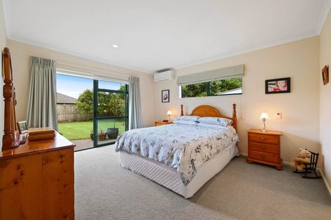 Photo of property in 8 Amesbury Rise, Henderson, Auckland, 0612
