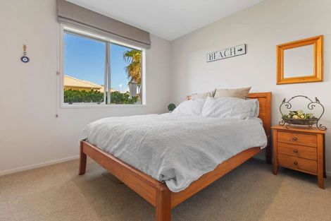 Photo of property in 42 Cassinia Close, Papamoa Beach, Papamoa, 3118