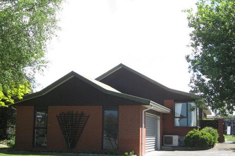 Photo of property in 33 Chipping Lane, Redwood, Christchurch, 8051