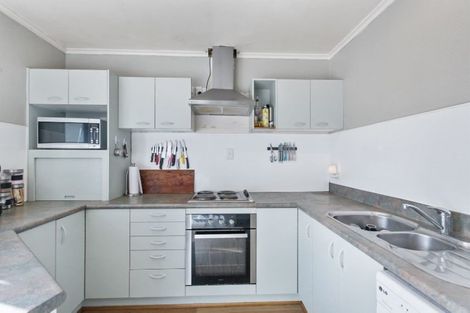 Photo of property in 10 Wharf Road, Te Atatu Peninsula, Auckland, 0610