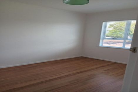 Photo of property in 8 Dawnhaven Drive, Te Atatu Peninsula, Auckland, 0610