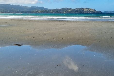 Photo of property in 57 Taumata Road, Omaha, 0986