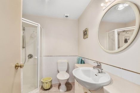 Photo of property in 35 Trotting Terrace, Fairview Heights, Auckland, 0632