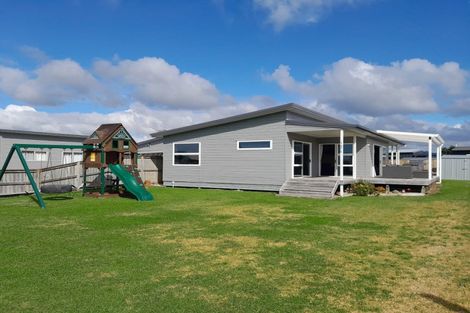 Photo of property in 124 Rangiora Crescent, Matarangi, Whitianga, 3592